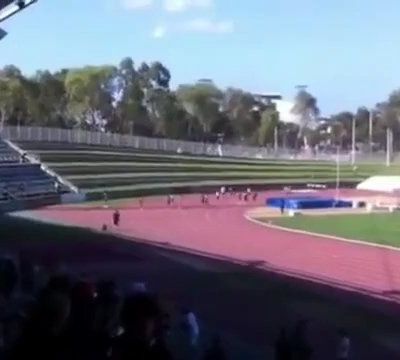 Carrera de relevos últimos metros increibles