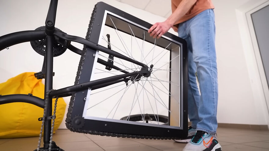 Esta bicicleta tiene las ruedas cuadradas y funciona mejor de lo que crees